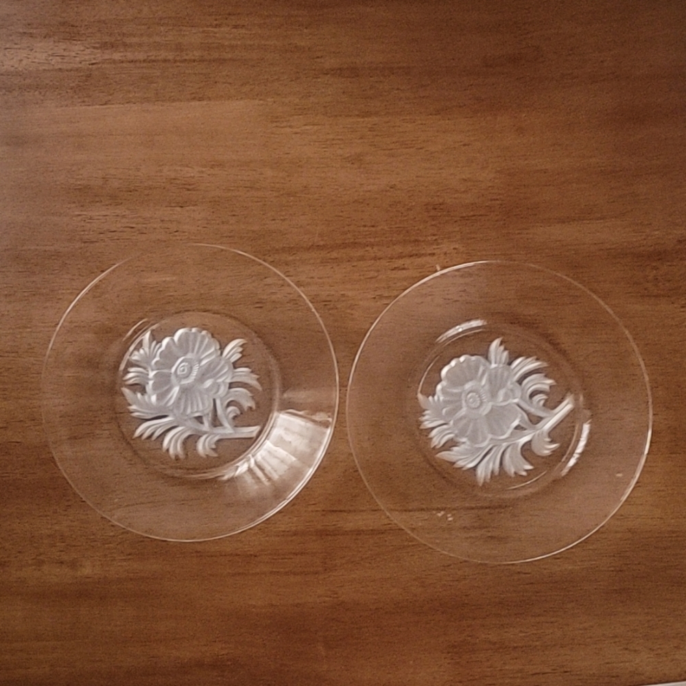 2 Vintage Jeanette Glass 8 1/2 inch Sandwich Plates